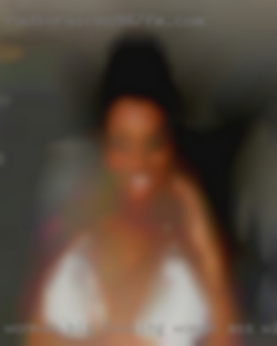 Wonman big looking woman ass with taeg!!!